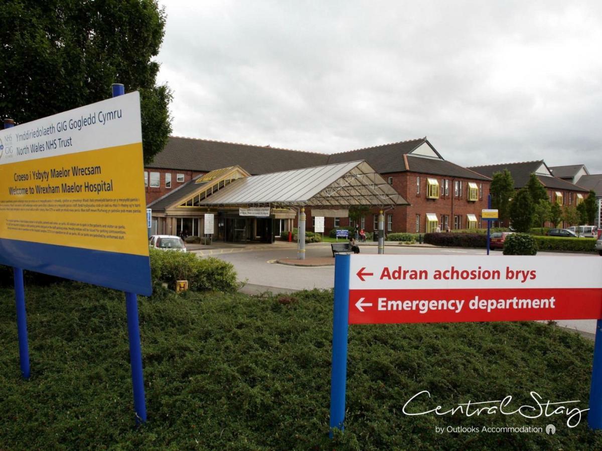 Wrexham Central Stay - Apartment Six Exterior foto